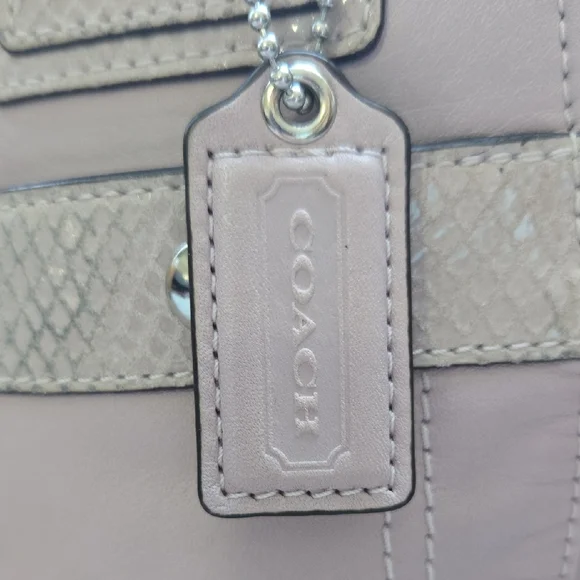 Coach Light Purple Leather Shoulder Bag - Picture 3 of 16